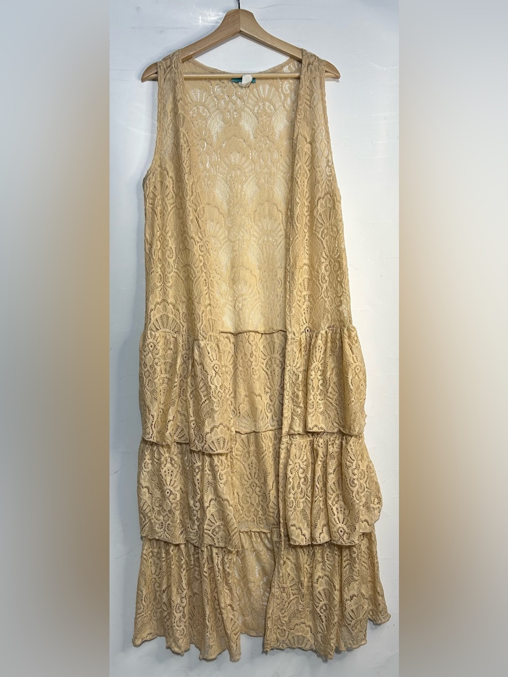 Turquoise Haven Nude Lace Tiered Open Front Sleeveless Duster‎ L/XL